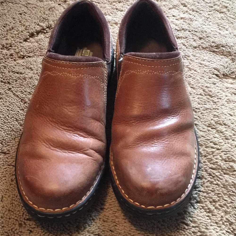 EUC Ariat slip on shoes